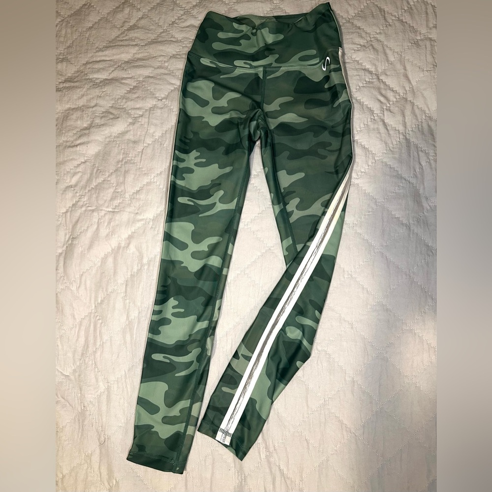 TLF Full Length Stealth Leggings Sage Green Camo w Pinstripe - Size XS